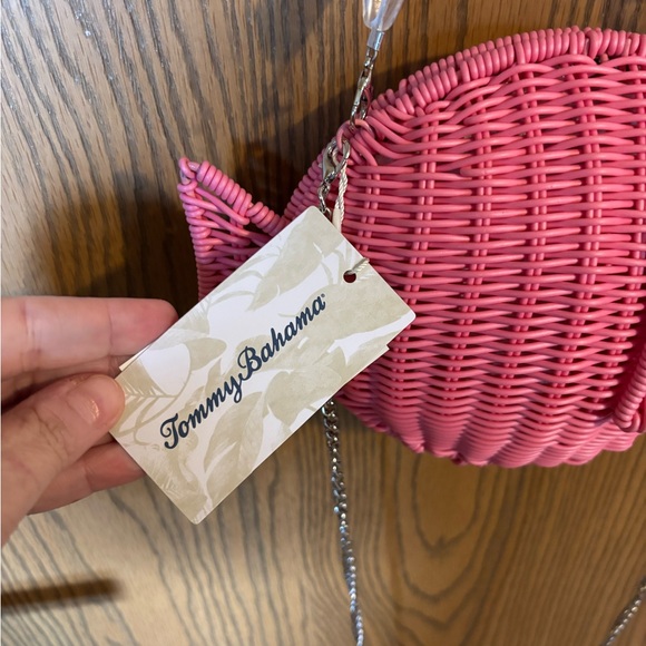Tommy Bahama Pink Woven Wicker Pink Fish 🐠🩷 Crossbody Purse Clear Bead Bag NWT - Picture 7 of 8